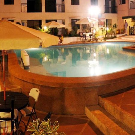 Lancaster Hotel Cebu 막탄 외부 사진
