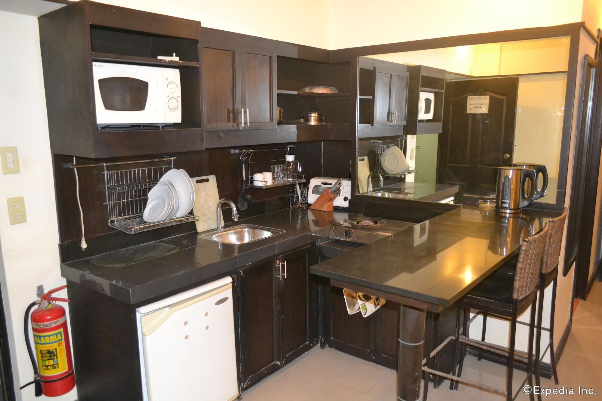 Lancaster Hotel Cebu 막탄 외부 사진