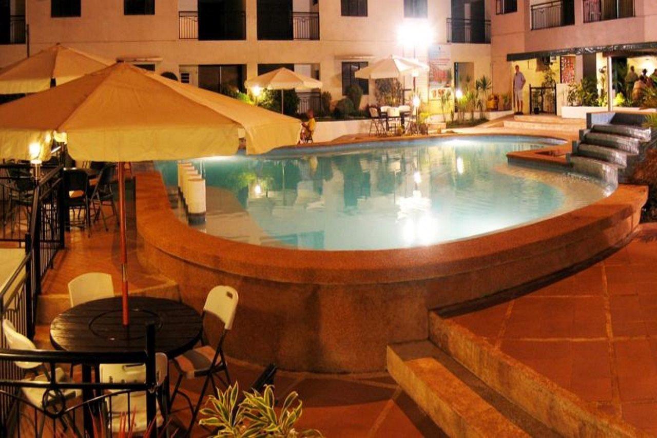 Lancaster Hotel Cebu 막탄 외부 사진