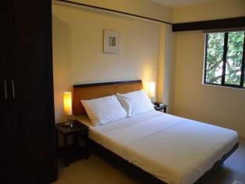 Lancaster Hotel Cebu 막탄 외부 사진
