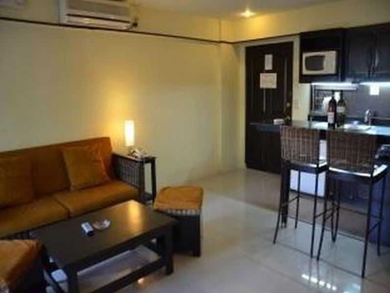 Lancaster Hotel Cebu 막탄 외부 사진