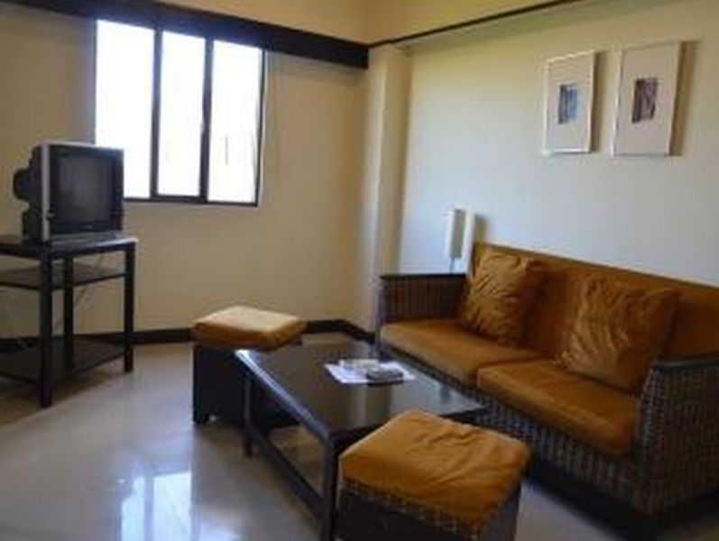 Lancaster Hotel Cebu 막탄 외부 사진